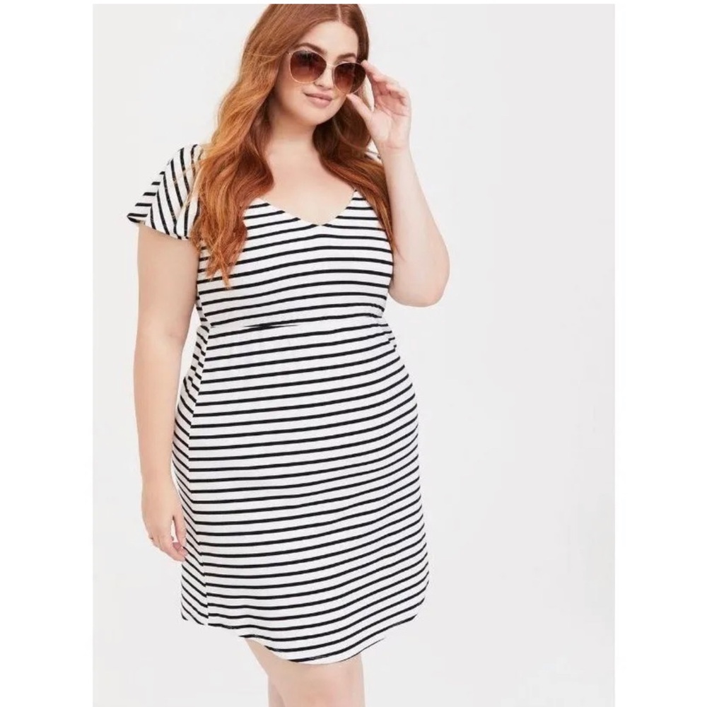 Torrid Womens White/Black Striped Flutter Sleeves Ribbed T-Shirt Dress Size 3X